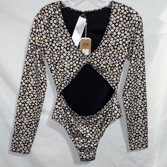 Billabong Other - Billabong Pretty Daze Bodysuit Sz M